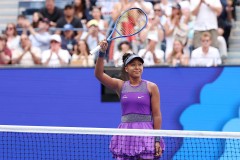 马德里竞技新援阿尔瓦雷斯首训亮相，教练团队寄予厚望