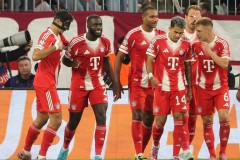 巴塞罗那VS巴黎圣日耳曼：欧冠焦点战激战诺坎普，新球场建设同期进行